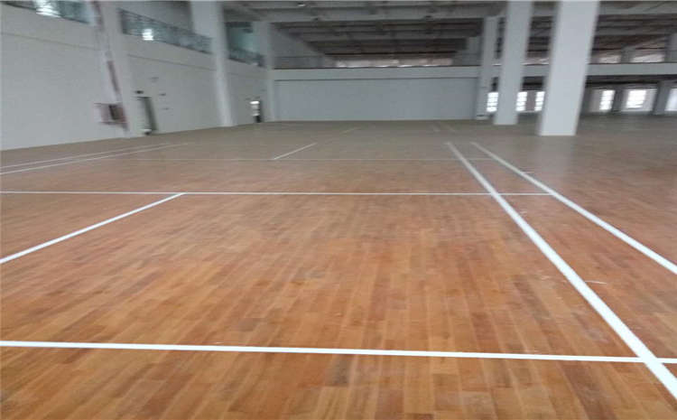 籃球場木地板干縮了會怎樣？