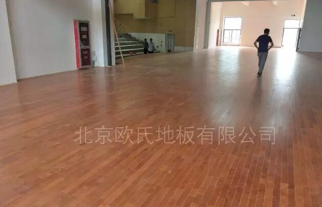 南京師范大學(xué)中北學(xué)院丹陽(yáng)項(xiàng)目舞臺(tái)木地板案例-3